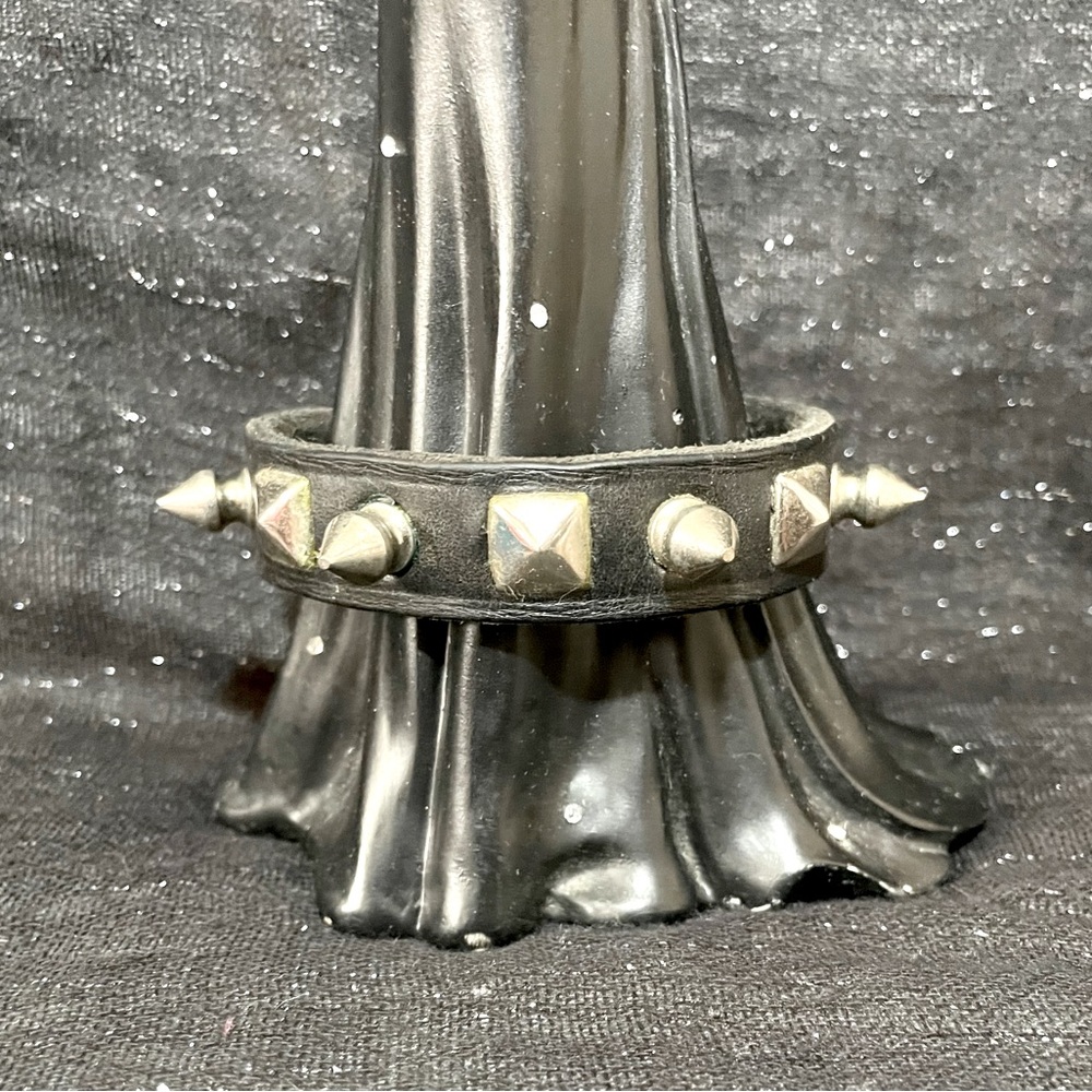 Vintage leather spiked bracelet